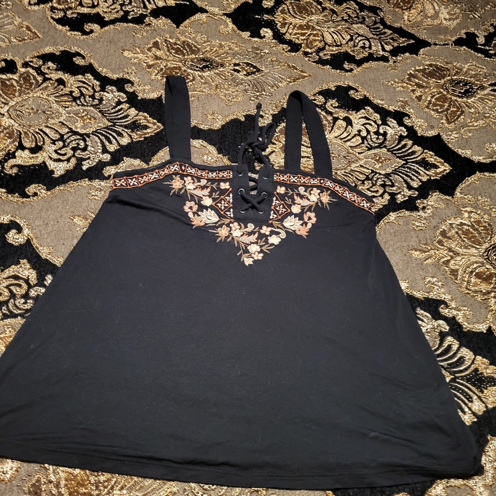 American Eagle Outfitters Black Top with Tan Floral Embroidery
